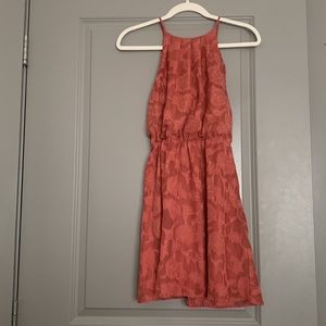 Woman dress size xxs but fits like an xs